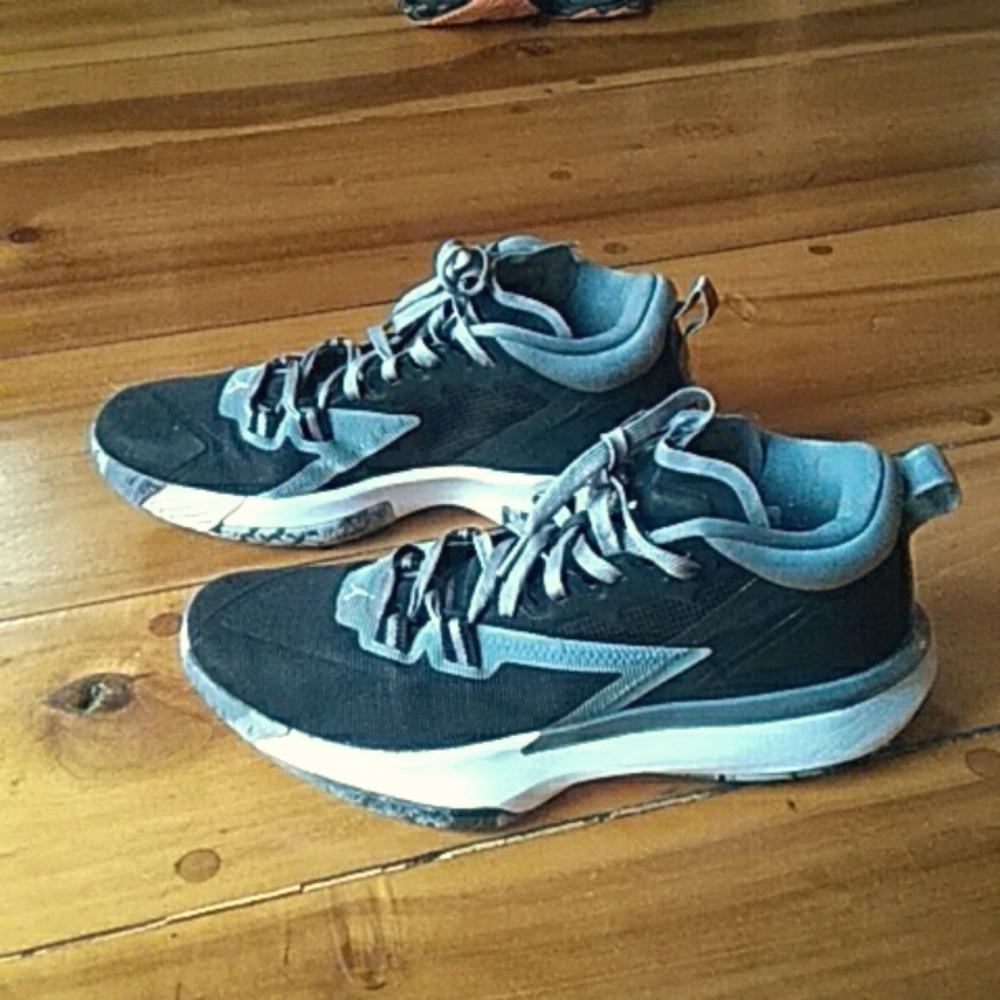 Jordan shoes. - Picture 3 of 6